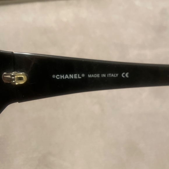 Chanel 2000s sunglasses - Picture 3 of 6